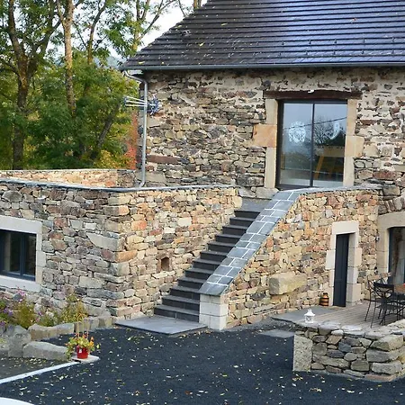 D'hotes Aux Pays Des Sucs بيت ضيافة Saint-Hostien