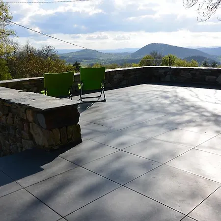 D'hotes Aux Pays Des Sucs بيت ضيافة 4*