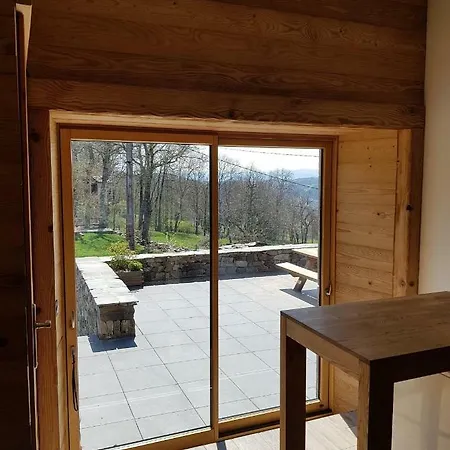 D'hotes Aux Pays Des Sucs بيت ضيافة